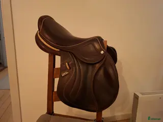 Sadlar hästutrustning CWD mademoiselle 2gs - Annons 1