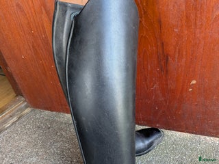 Ridstövlar ryttarutrustning till salu: Dressyrstövlar i Kvänum - Annons 2