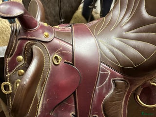 Sadlar hästutrustning till salu: Stocksadel med horn extremt bekväm i Habo - Annons 1