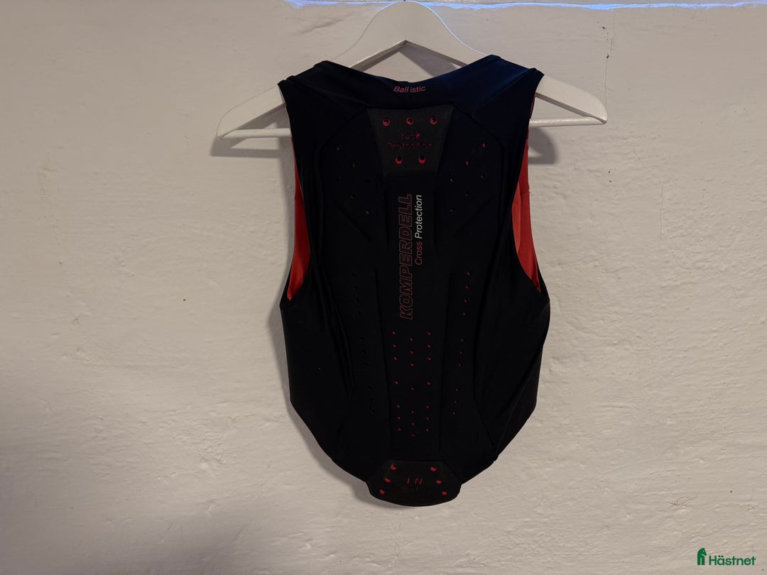 Säkerhetsvästar ryttarutrustning till salu: Komperdell Ballistic Cross 6.0 skyddsväst – XS i Bromma - Annons 2