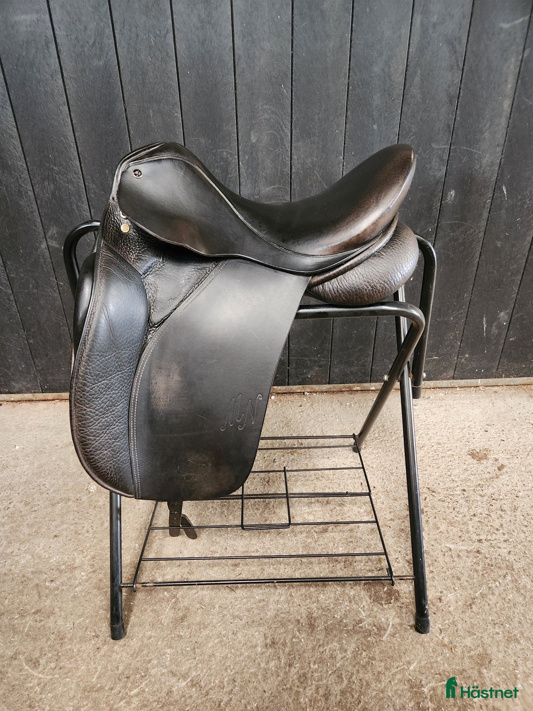 Sadlar hästutrustning till salu: Morris and Noland dressyrsadel i Rimbo - Annons 2