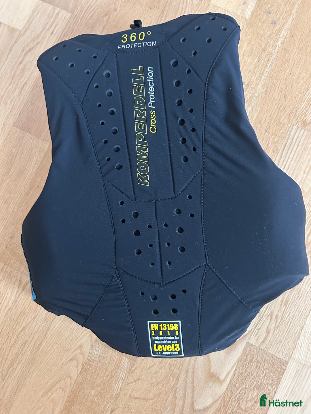 Säkerhetsvästar ryttarutrustning till salu: Säljer nyskick Komperdell säkerhetsväst i Hovås - Annons 2