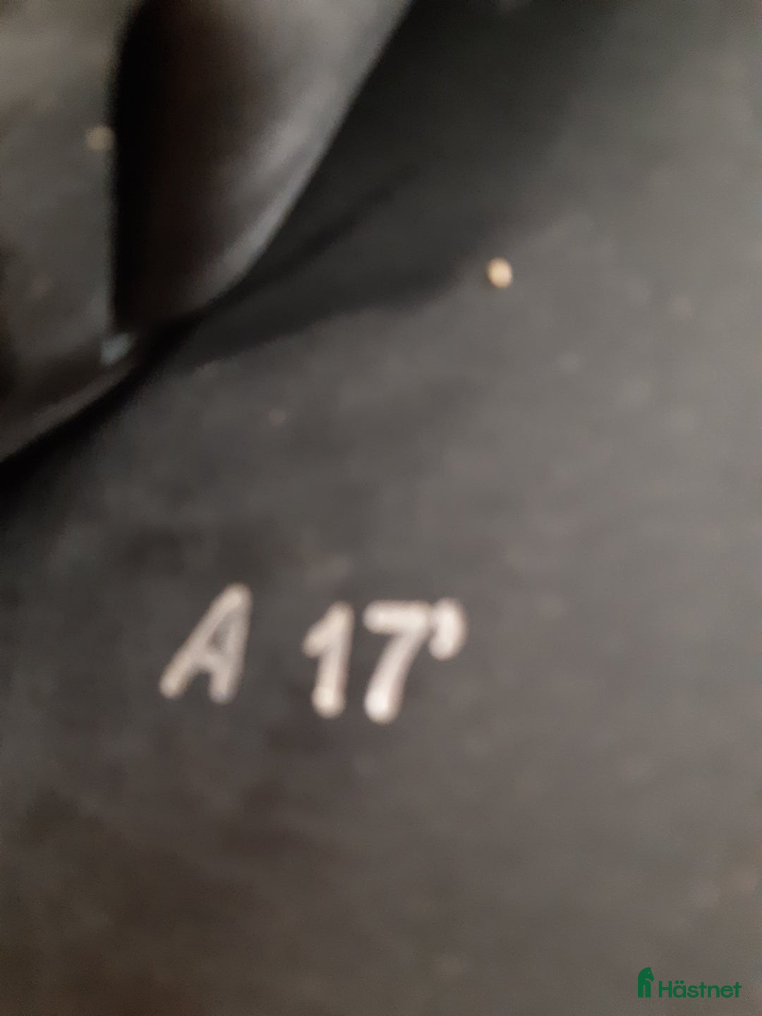 Sadlar hästutrustning till salu: Ny sadel, sparsamt använd i 3 mån. i Tullinge - Annons 6