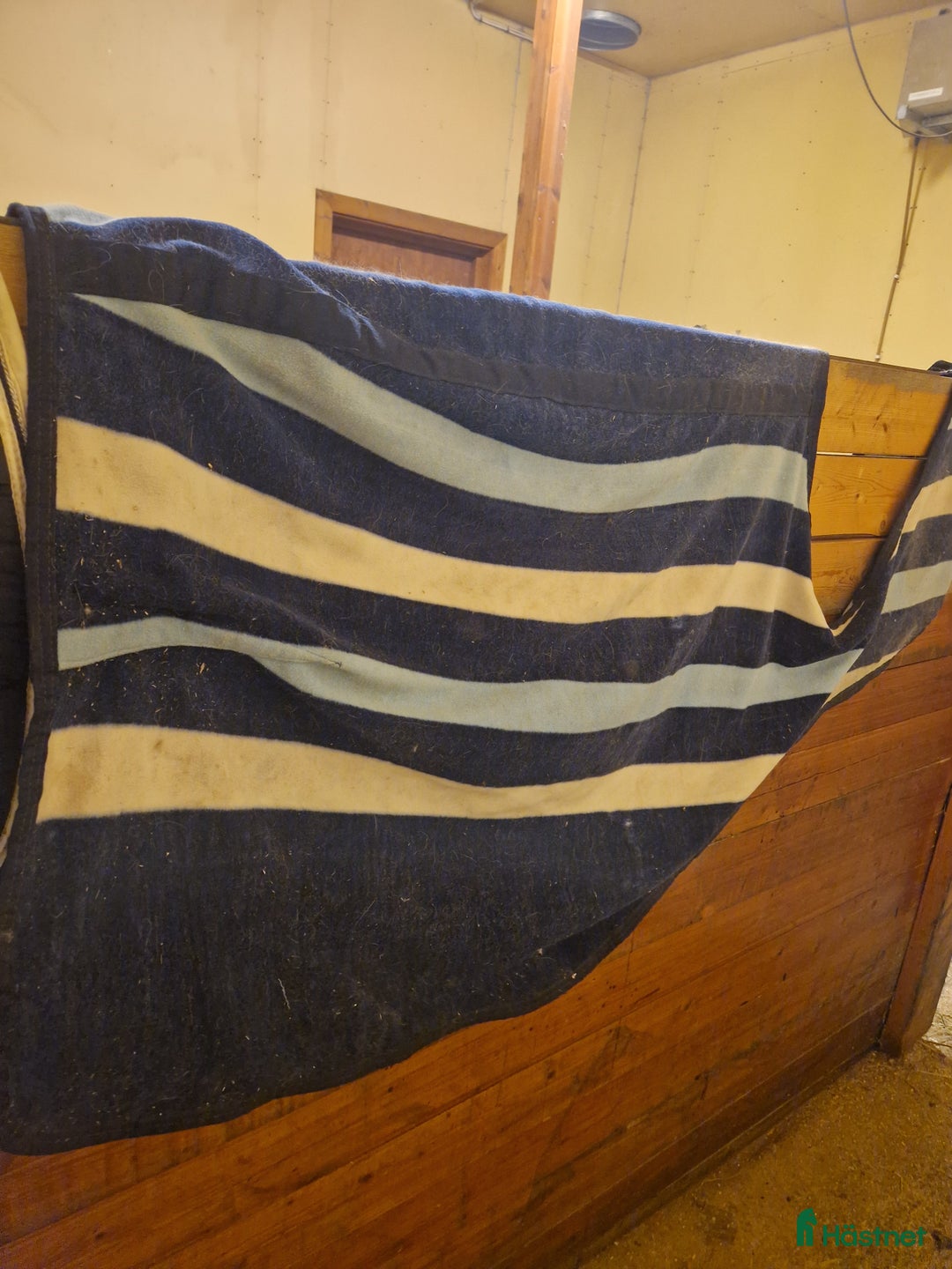 Täcken hästutrustning till salu: Fleece ländtäcke i Sollefteå - Annons 2