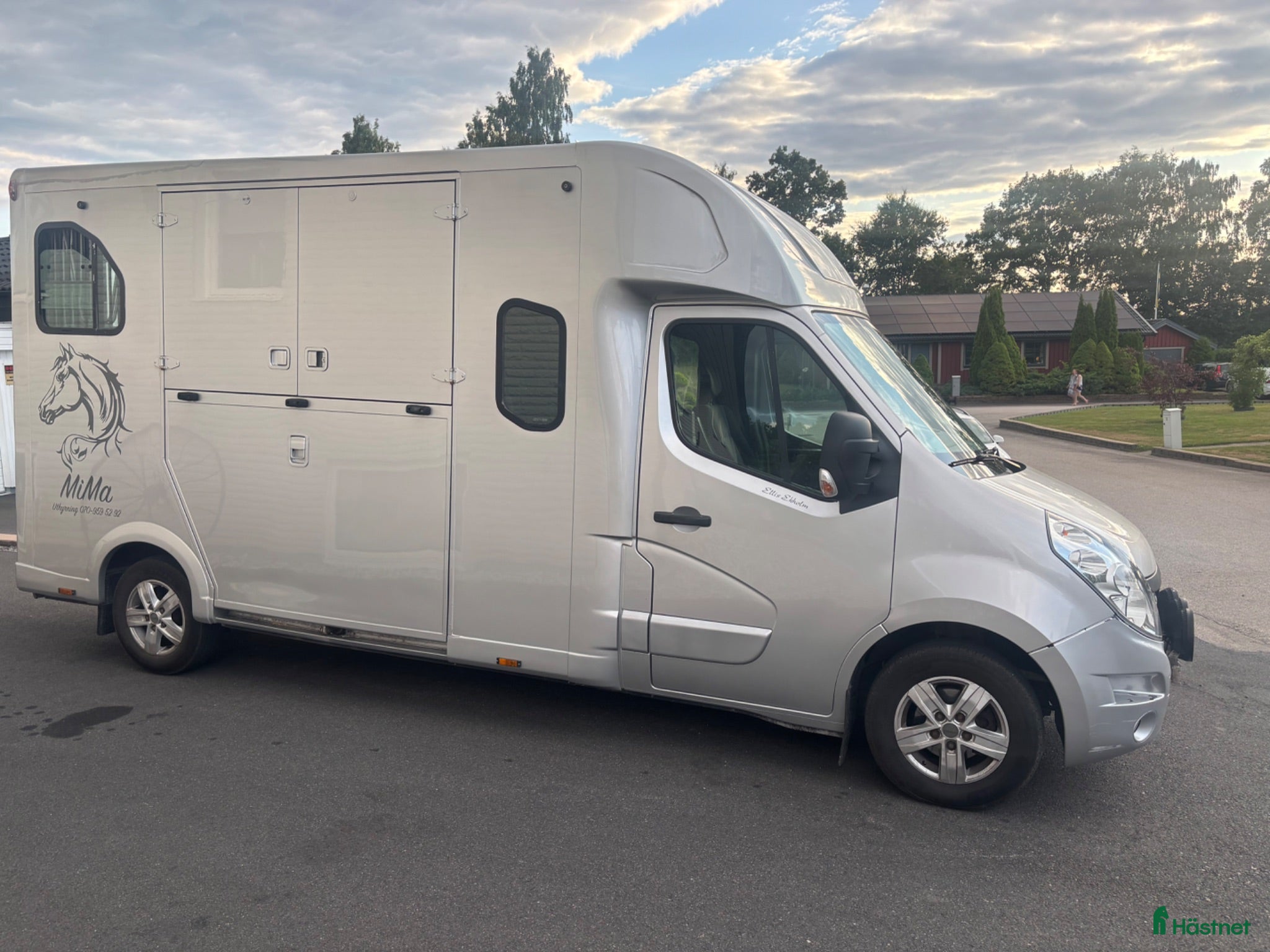 Hästlastbilar  fordon & transport till salu: Theult 5 sits lastbil till salu - Annons 1