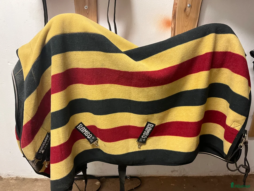 Täcken hästutrustning till salu: Rambo Deluxe Fleecetäcke - Annons 2