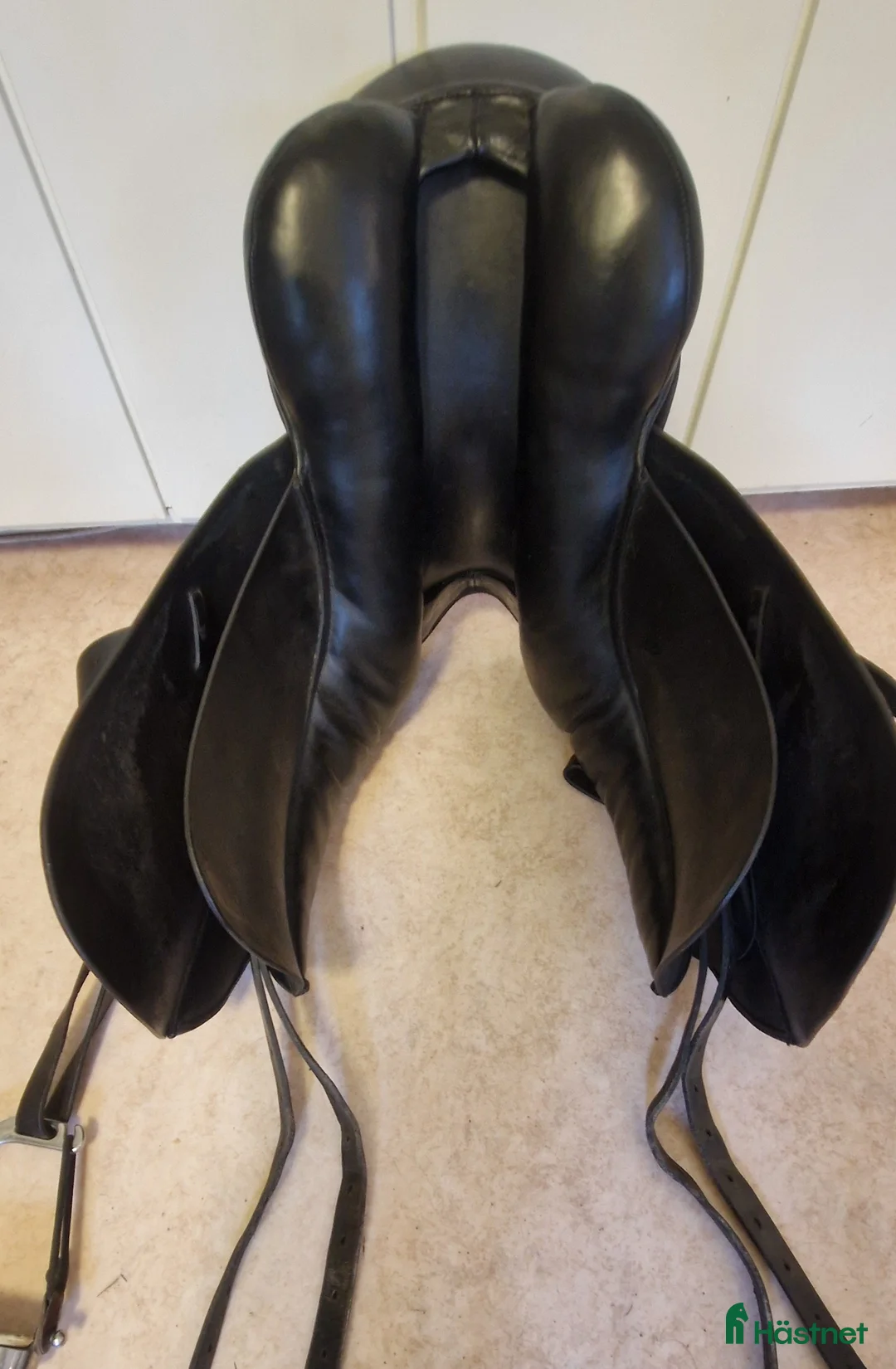 Sadlar hästutrustning till salu: Fin dressyrsadel  GE BUD  - Annons 3