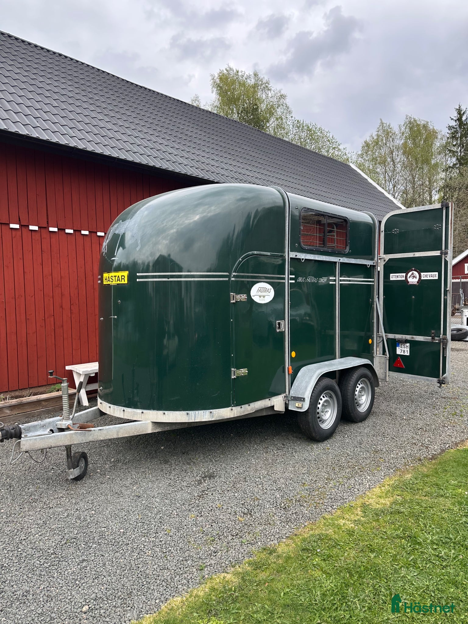 Hästtransporter  fordon & transport till salu: Nyrenoverad Fautras Oblic 2 - Annons 2