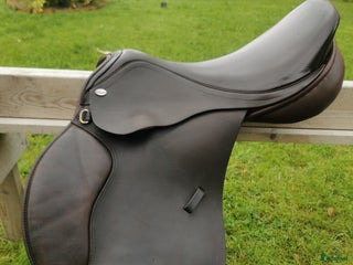 Sadlar hästutrustning till salu: Globus Esperanza 17,5 XW i Vännäs - Annons 4
