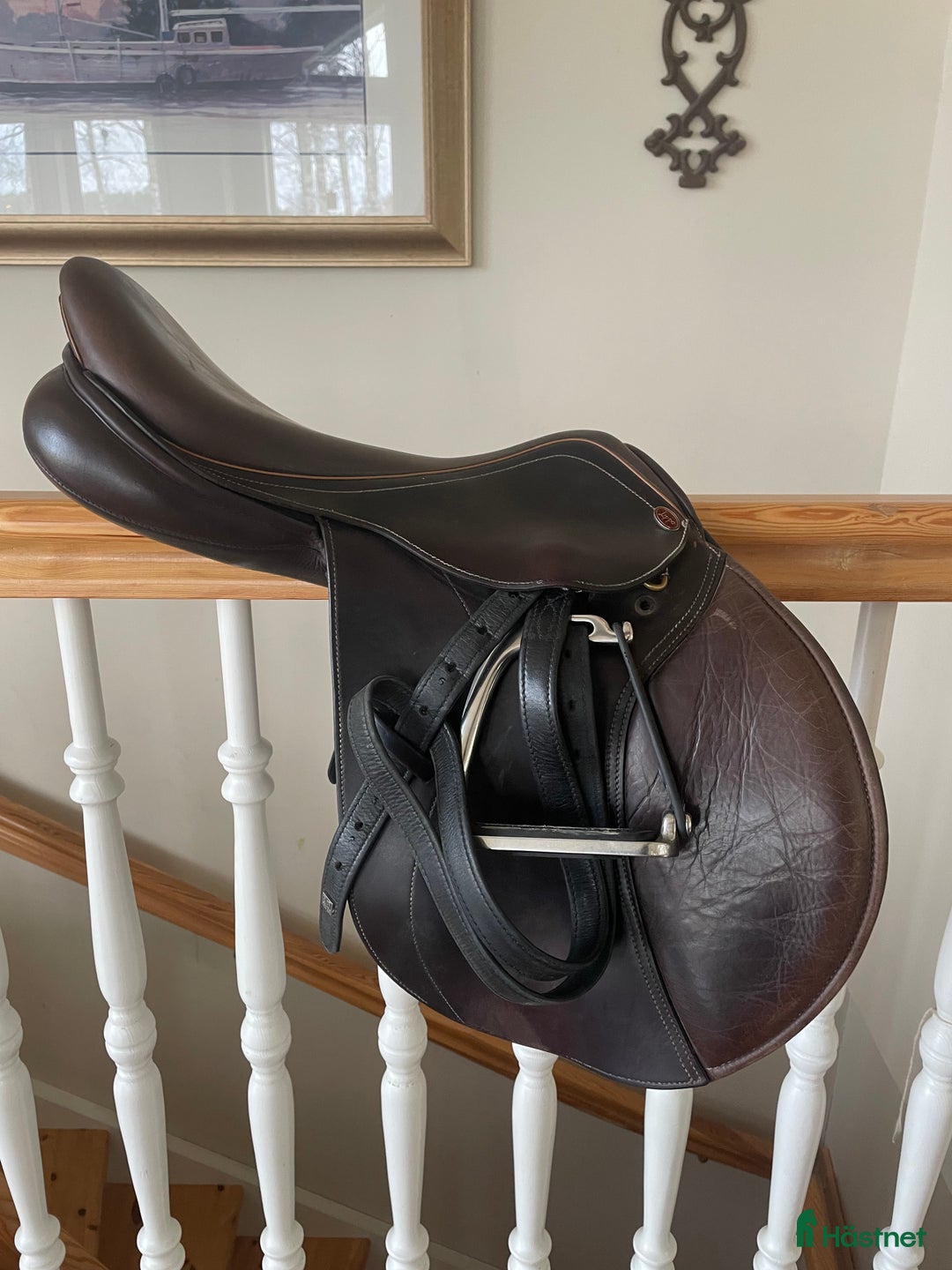 Sadlar hästutrustning till salu: Fin Lippo hoppsadel i Västerfärnebo - Annons 2