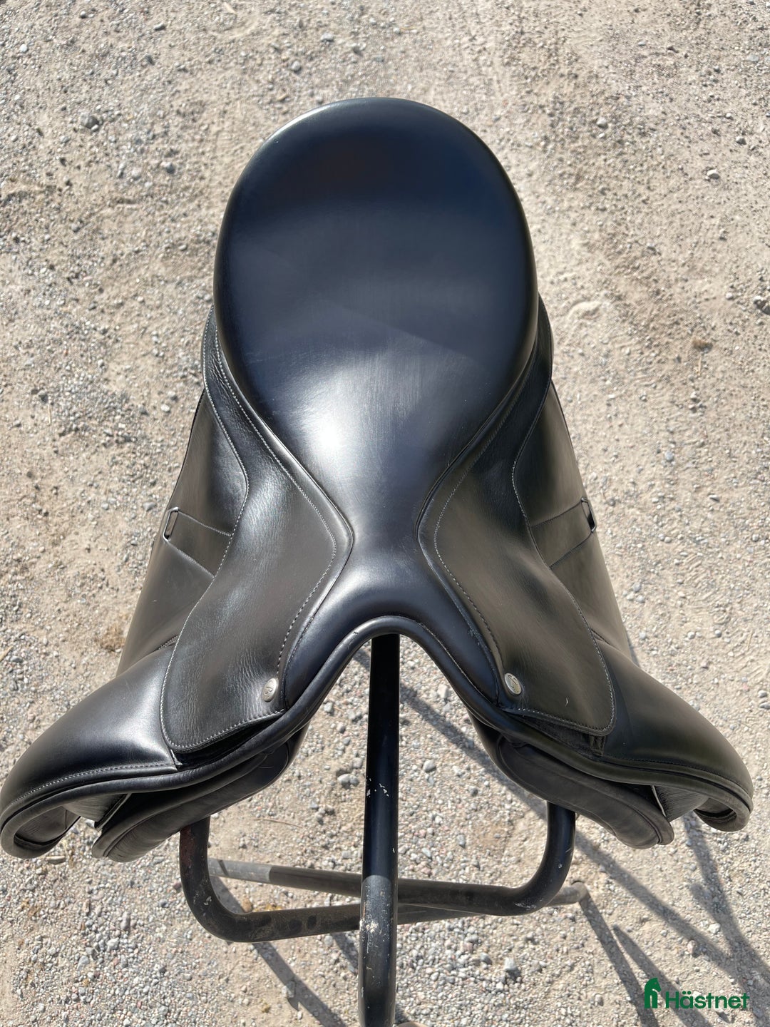 Sadlar hästutrustning till salu: Bates Dressage Luxe sadel i Tullinge - Annons 2