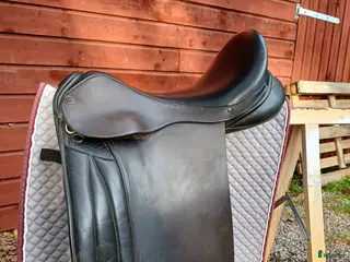 Sadlar hästutrustning Dressyrsadlar säljes i Enköping - Annons 6