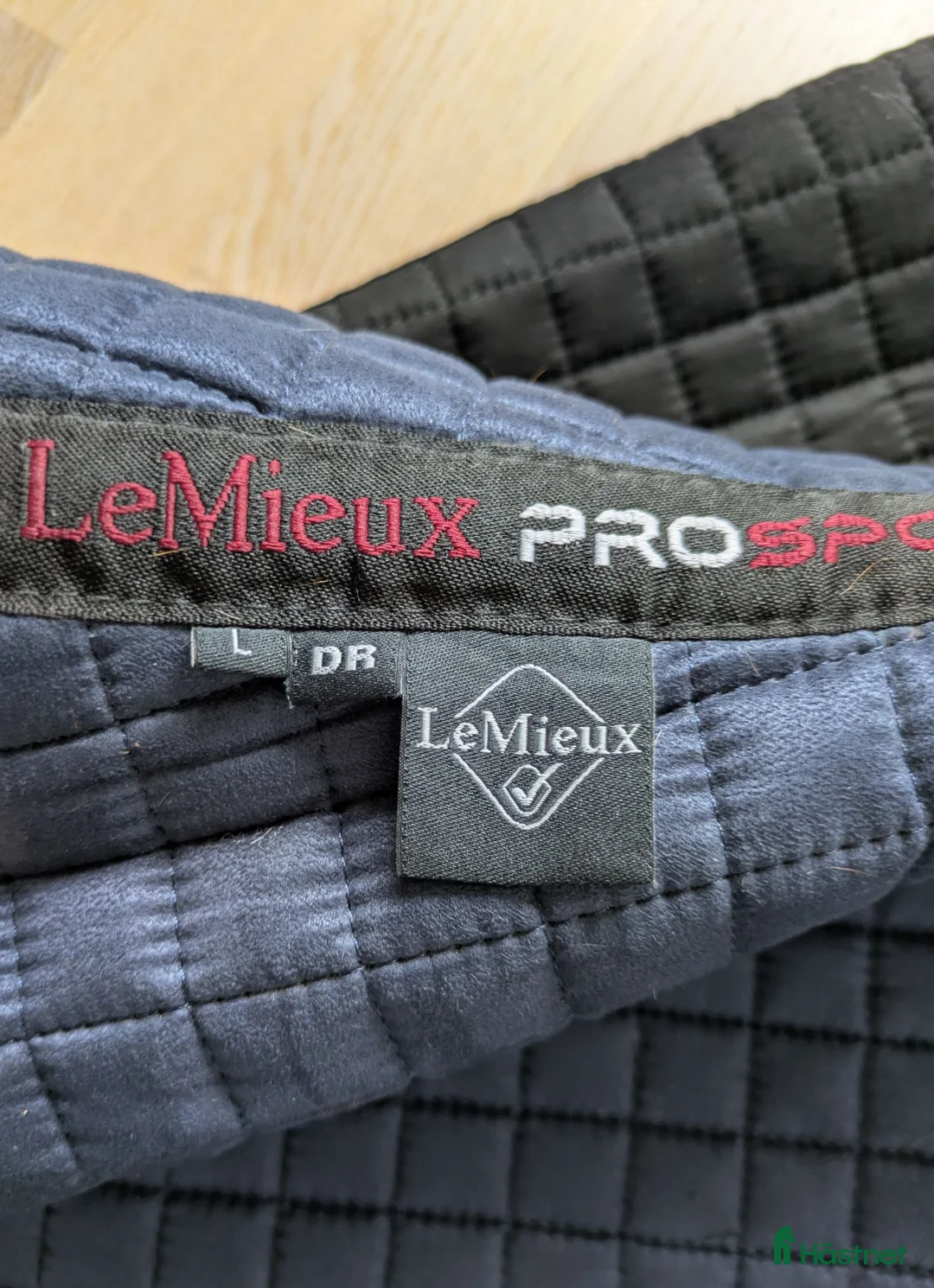 Schabrak & Vojlockar hästutrustning till salu: LeMieux dressyrschabrak - Annons 3