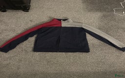 Övrigt Ridkläder ryttarutrustning till salu: Fin Kingsland zip hoodie 158-164 i Luleå - Annons 1