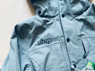 Jackor & Kavajer ryttarutrustning till salu: Oanvänd Uhip regnjacka - Annons 3
