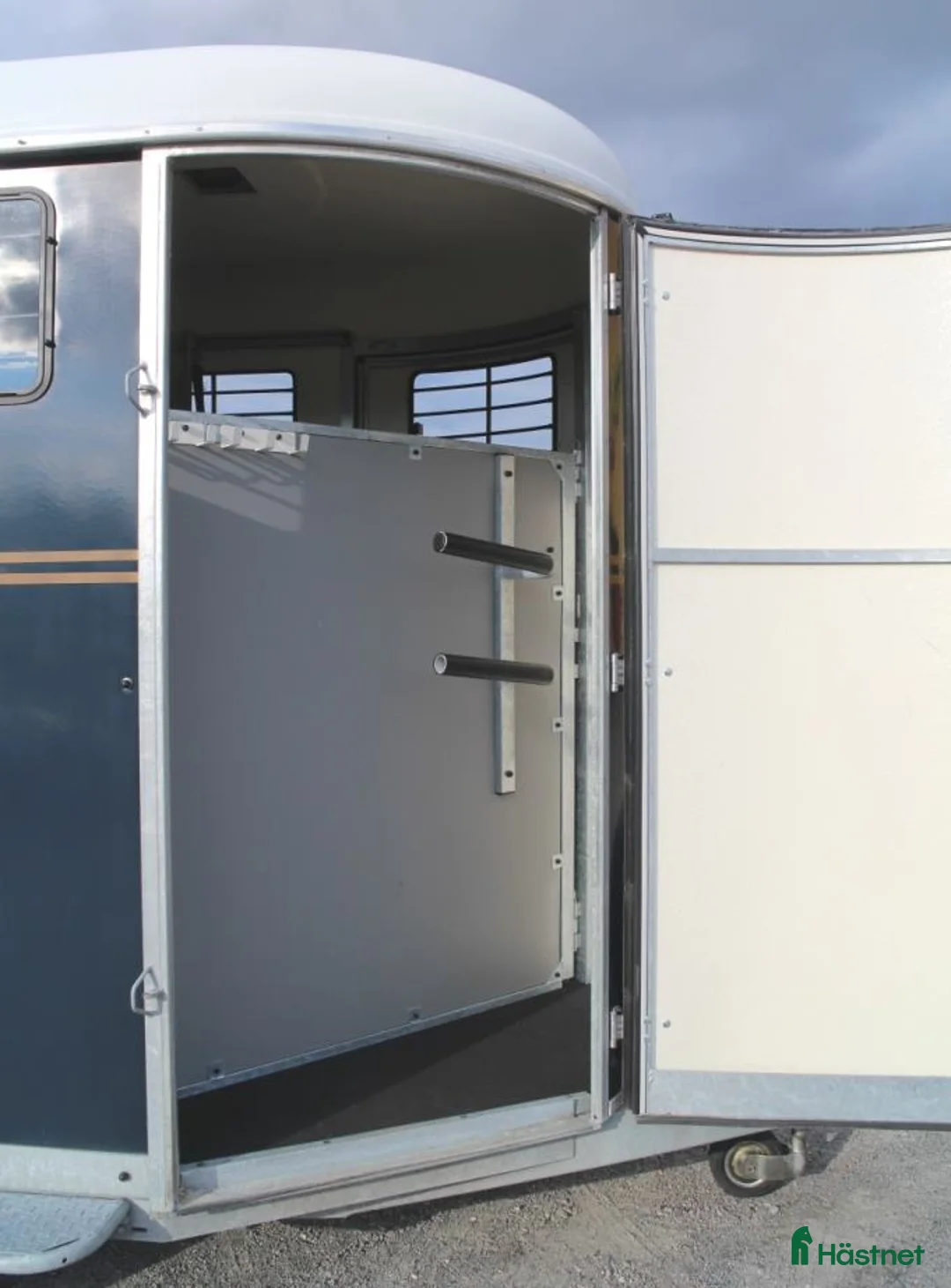 Hästtransporter  fordon & transport till salu: Diagonallastad Fautras Oblic+2 för 2 hästar i Kvicksund - Annons 9