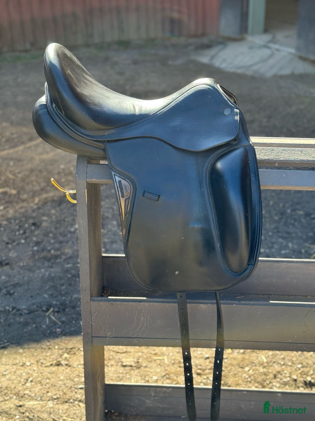 Sadlar hästutrustning till salu: Dressyrsadel Equiline  i Sparreholm - Annons 2