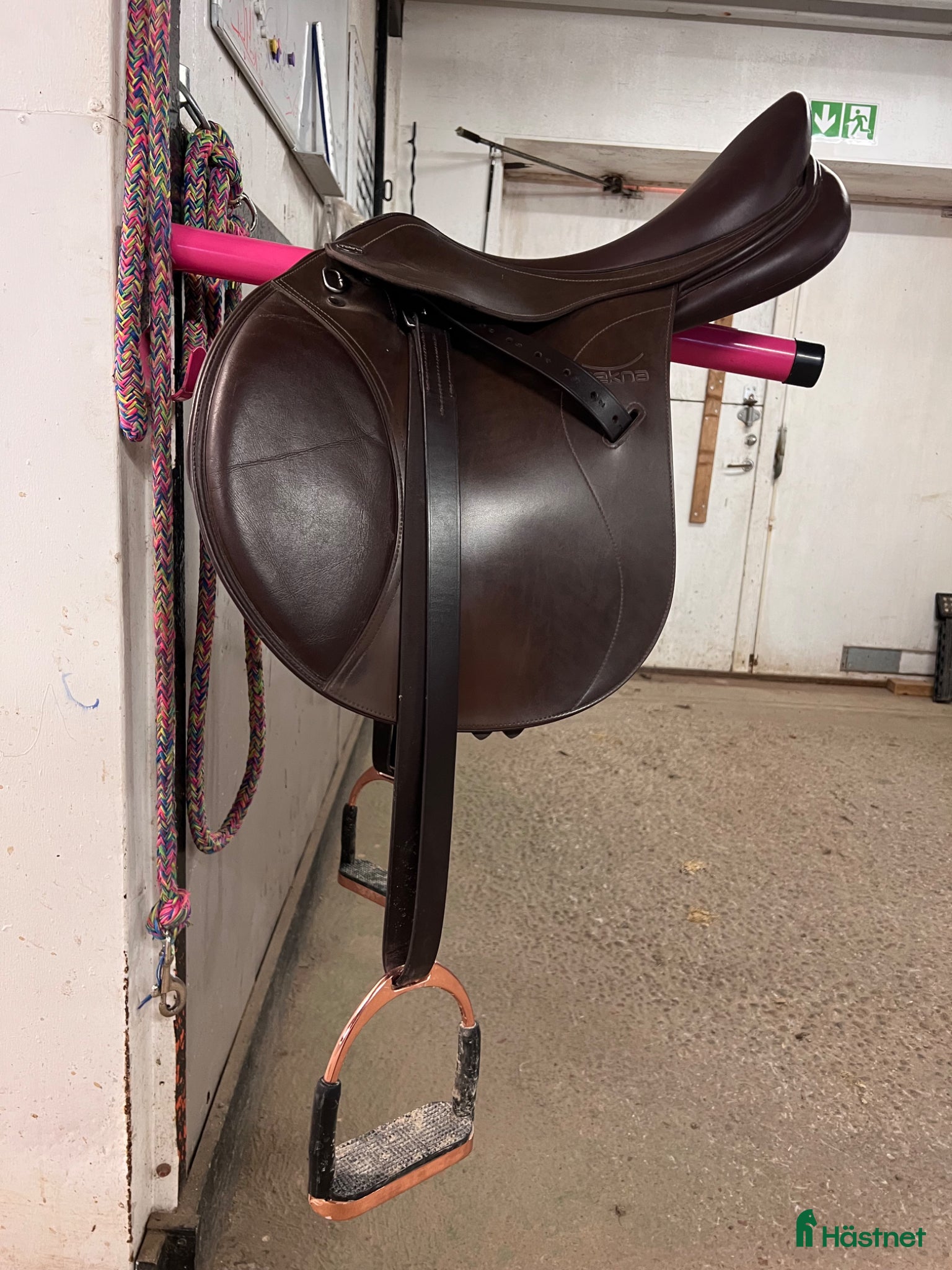 Sadlar hästutrustning Tekna hoppsadel 17” - Annons 1