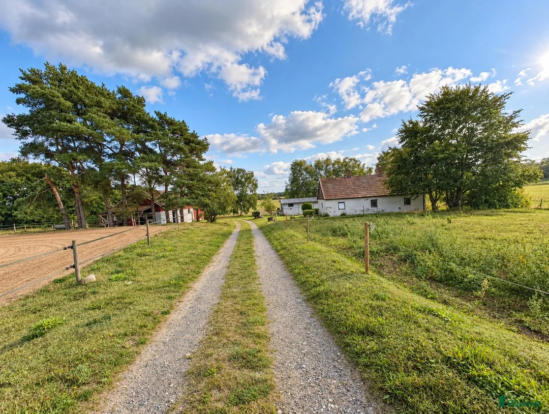  hästgårdar till salu: Intressekoll fantastisk hästgård med ridbana - Annons 2