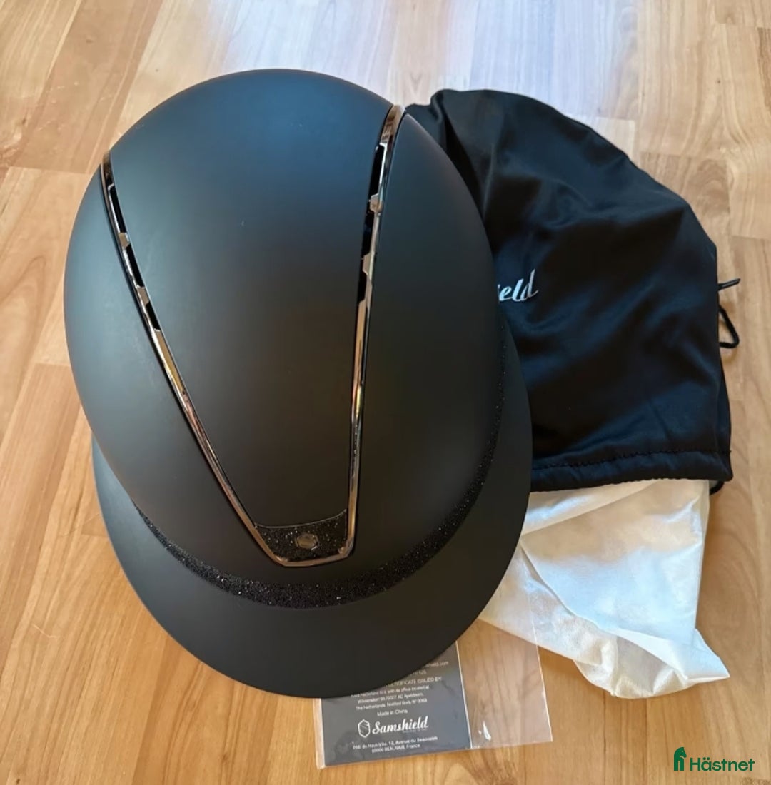 Hjälmar ryttarutrustning till salu: Miss Shield 2.0 Shadowmatt Black i Grängesberg - Annons 2