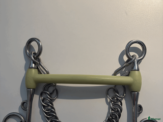 Bett hästutrustning Globus softbit kandarstång med äppelsmak - Annons 21