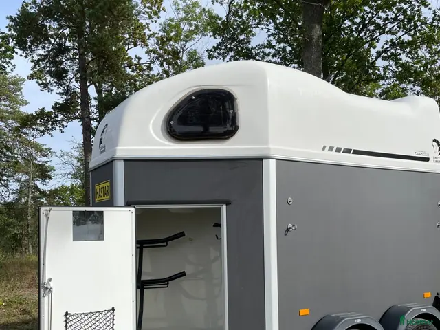 Hästtransporter fordon & transport till salu: Cheval Liberte Gold 2020 - Annons 2