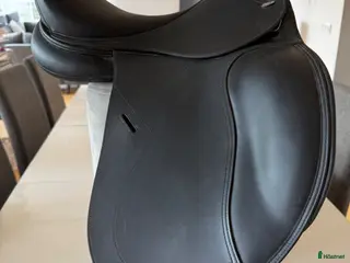 Sadlar hästutrustning Tekna dressyrsadel - Annons 1