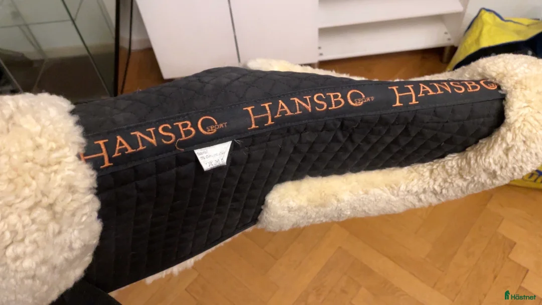 Täcken hästutrustning till salu: Stort parti hästsaker och 2 hjälmar i Borås - Annons 5