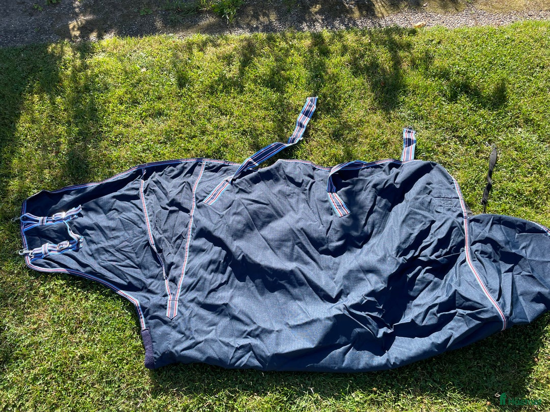 Täcken hästutrustning till salu: Superfina täcken till D-ponny! i Askim - Annons 2