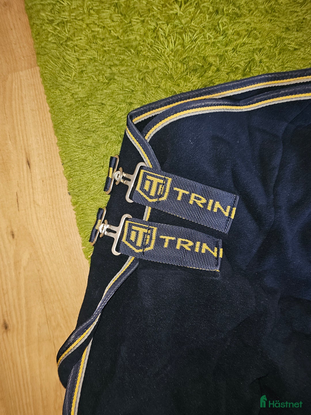 Täcken hästutrustning till salu: Mörkblått trinity fleectäcke i Arvika - Annons 3
