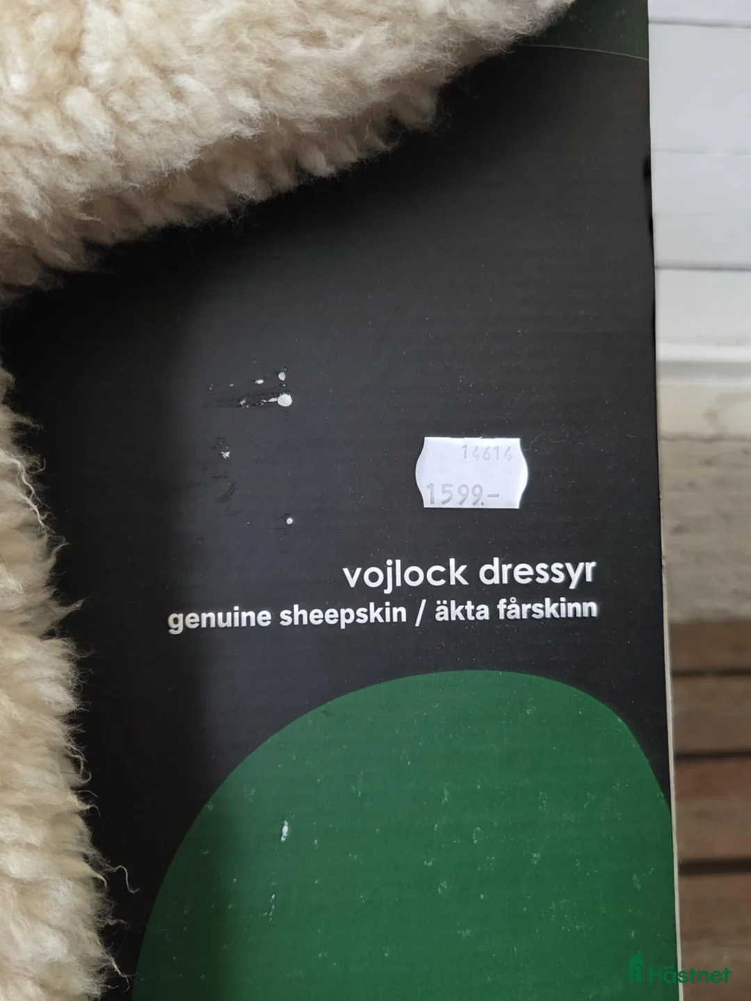 Schabrak & Vojlockar hästutrustning till salu: Dressyrvojlock fårskinn i Virsbo - Annons 2