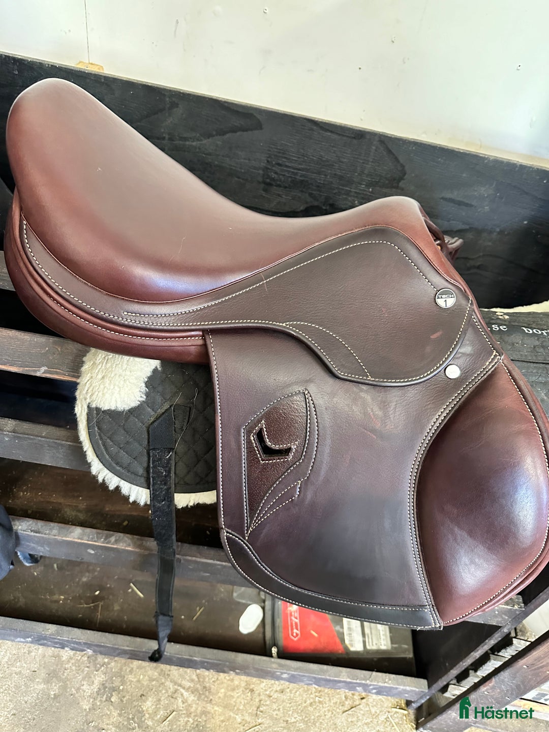 Sadlar hästutrustning till salu: Tech 1 hoppsadel nästintill ny  i Vintrosa - Annons 4