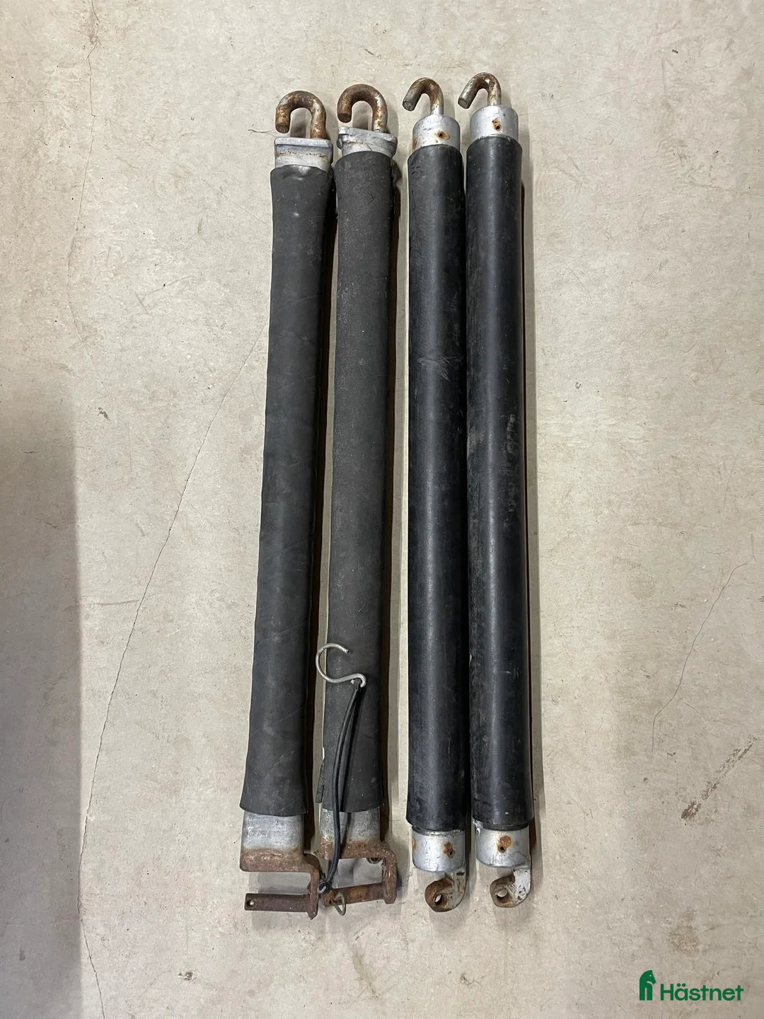 Övrig utrustning övrig utrustning till salu: Mellanvägg och bommar till släp - Annons 2