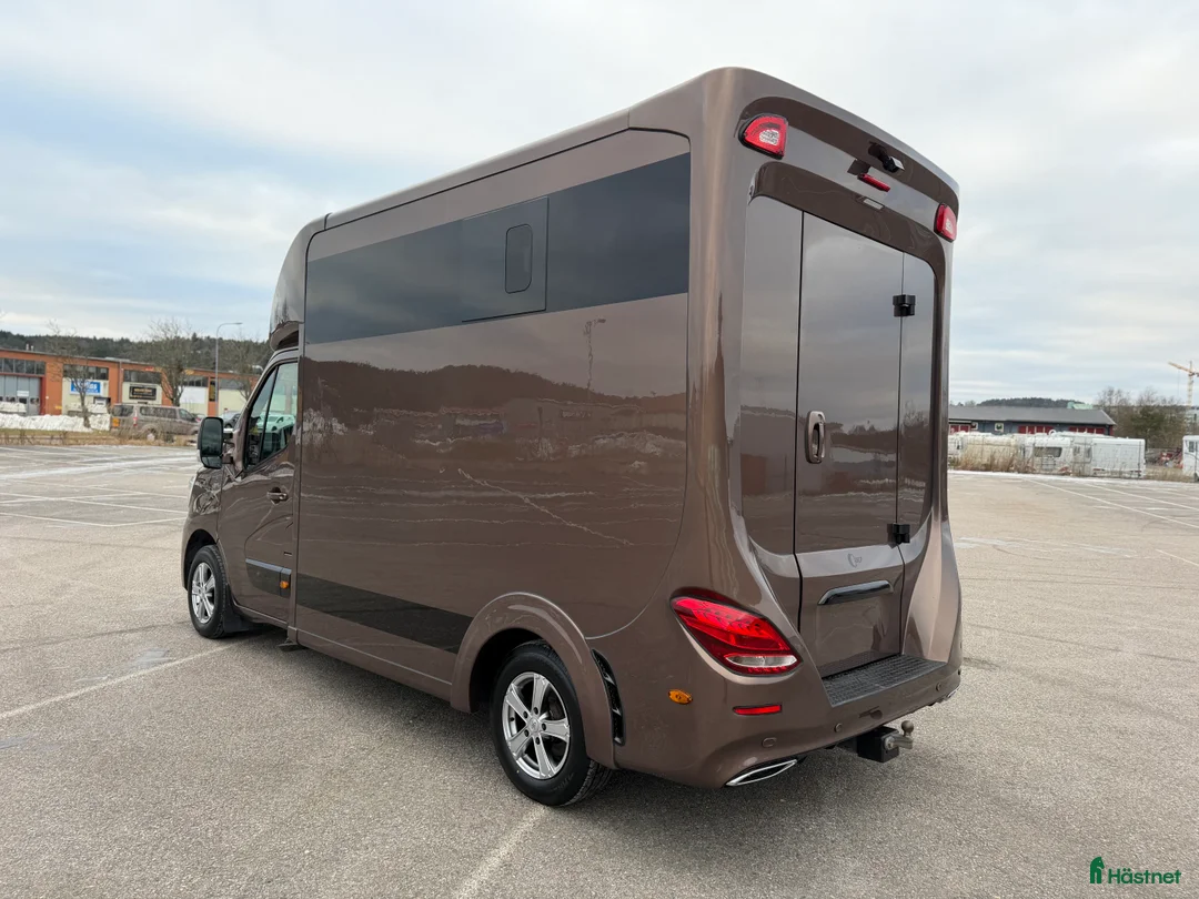 Hästlastbilar  fordon & transport till salu: Nybyggd Hästbuss med V-Galler i Partille - Annons 5