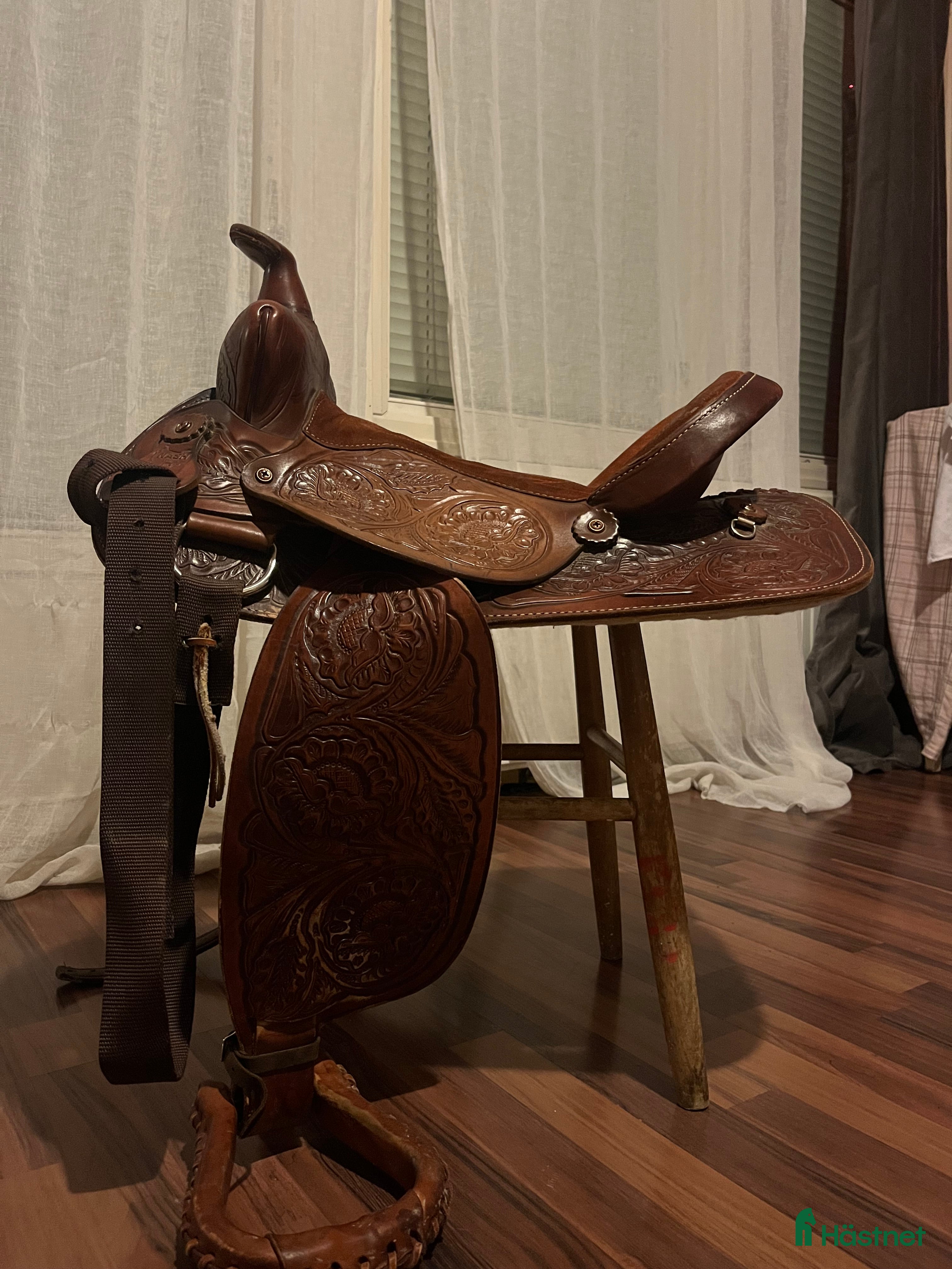 Sadlar hästutrustning till salu: Bomlös western sadel  i Västerås - Annons 2