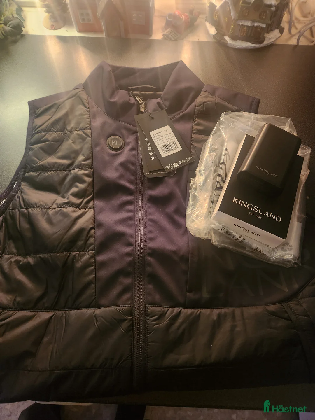 Övrigt Ridkläder ryttarutrustning till salu: Värmeväst i Götene - Annons 1