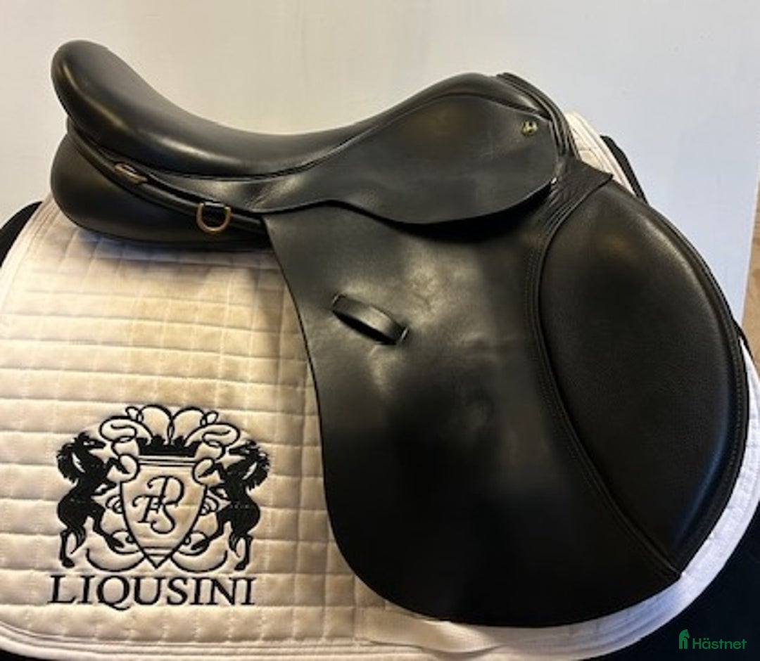 Sadlar hästutrustning till salu: Ideal/Crown i Uppsala - Annons 1