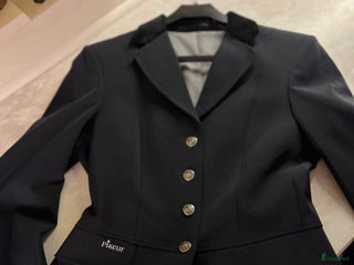 Jackor & Kavajer ryttarutrustning till salu: RIDKAVAj FRÅN PIKEUR I NYSKICK! i Stånga - Annons 9