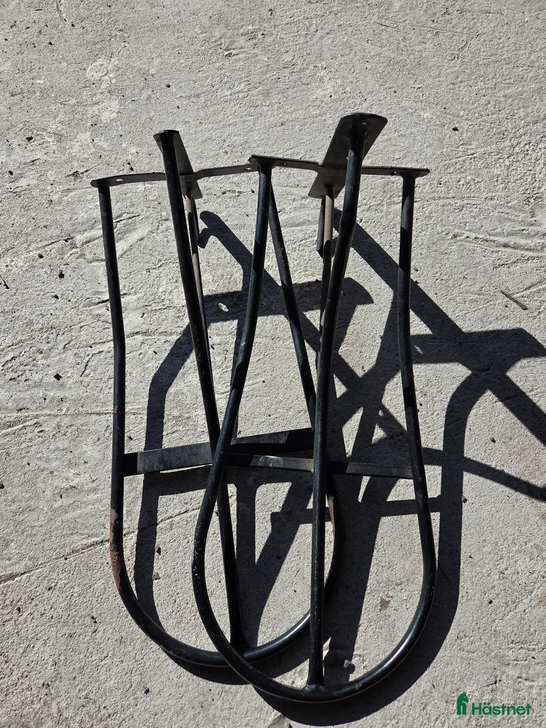 Stallinredning, stängsel & gård övrig utrustning till salu: Sadelhängare 2 st - Annons 1