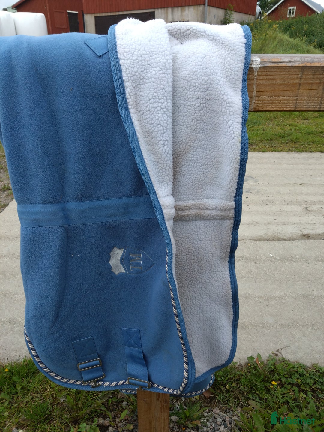 Täcken hästutrustning till salu: Täcken i Fellingsbro - Annons 3