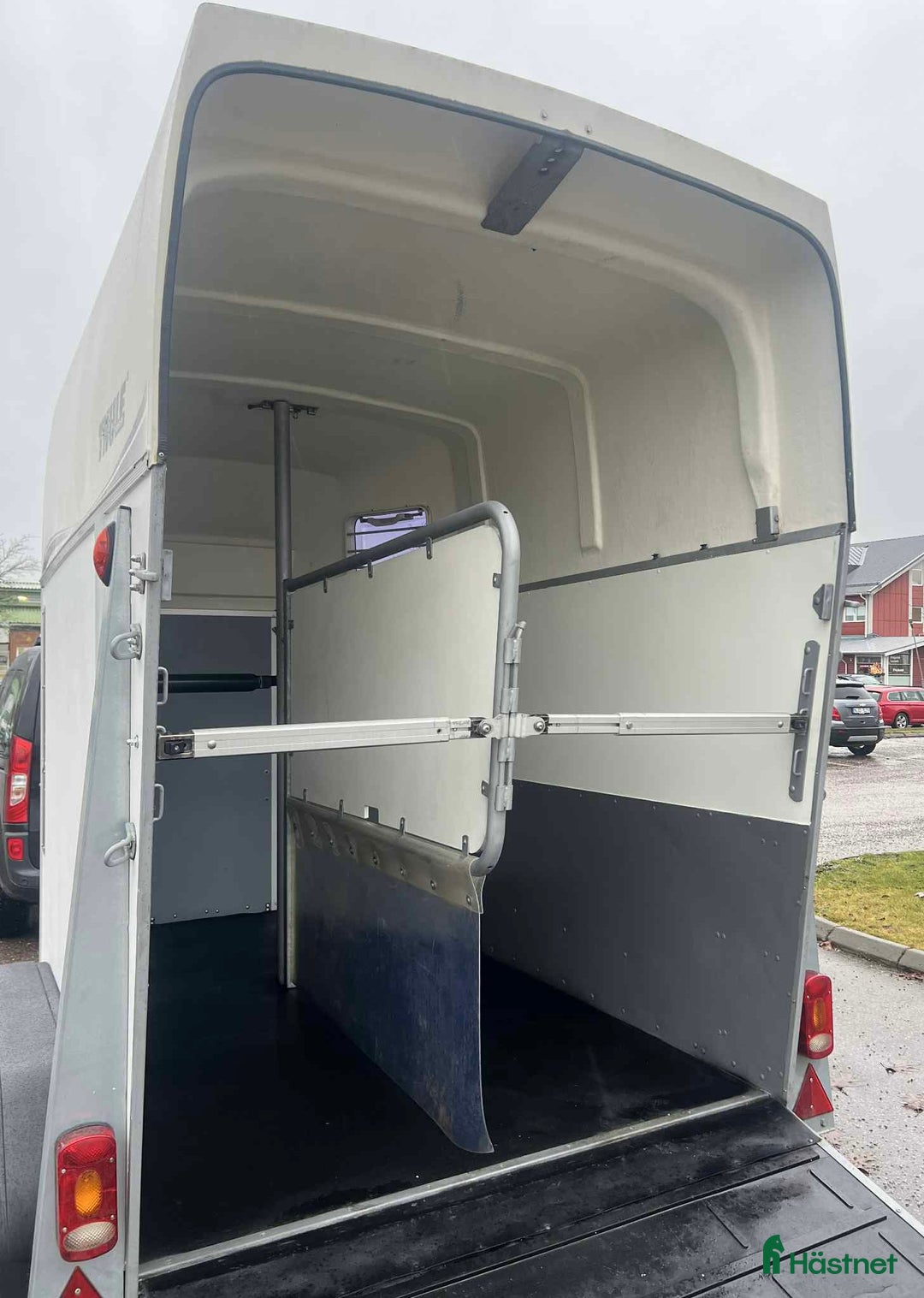 Hästtransporter  fordon & transport till salu: Thule Prestige i Västerås - Annons 7