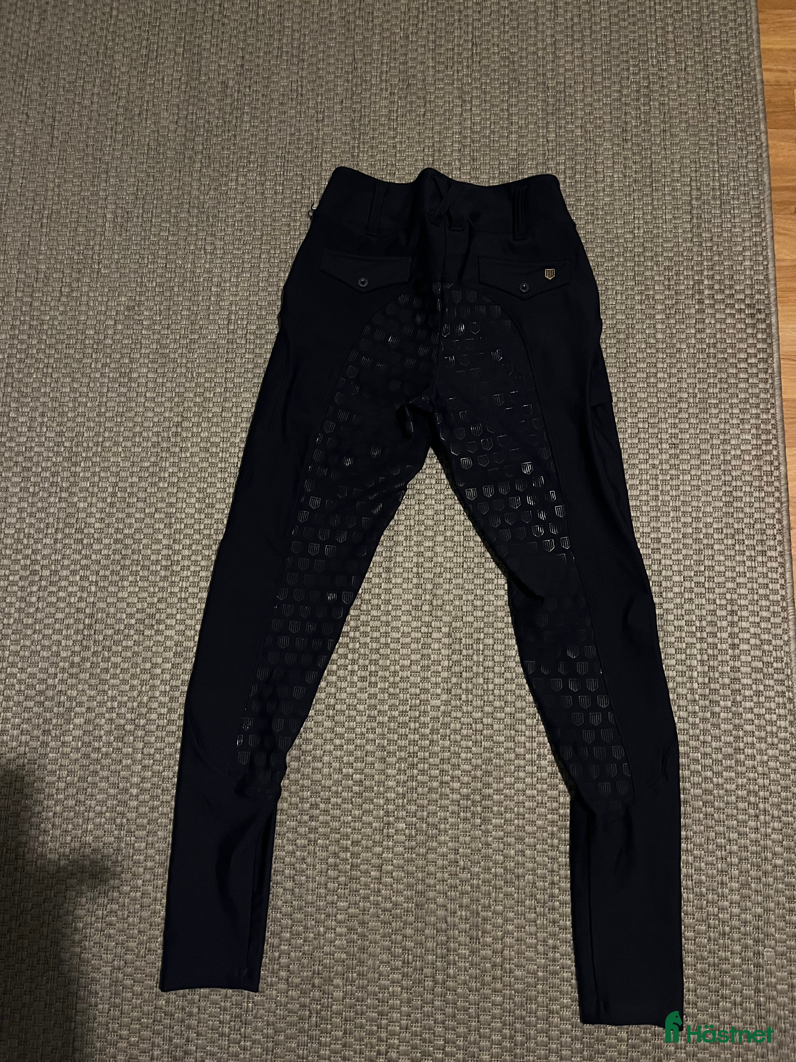 Ridbyxor ryttarutrustning till salu: Maya delorez L i Kolbäck - Annons 1