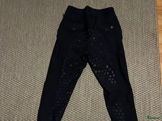 Ridbyxor ryttarutrustning till salu: Maya delorez L i Kolbäck - Annons 1