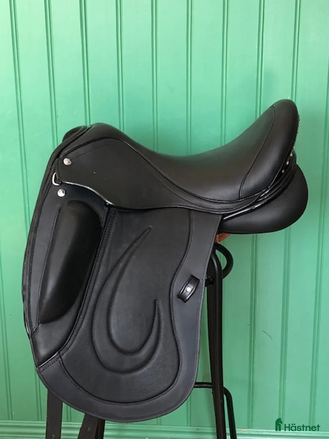 Sadlar hästutrustning till salu: Demo! Colbert Brothers Flo de luxe dressyrsadel. - Annons 1