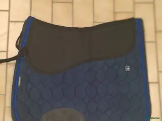 Schabrak & Vojlockar hästutrustning Marinblått dressyrschabrak i Malmö - Annons 18