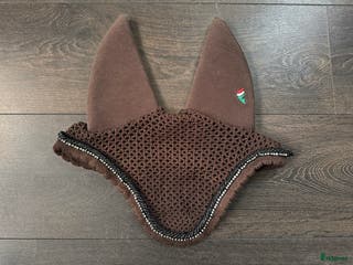 Schabrak & Vojlockar hästutrustning till salu: Equiline soundless hästhuva, storlek full i Sandviken - Annons 24