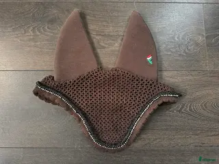 Schabrak & Vojlockar hästutrustning till salu: Equiline soundless hästhuva, storlek full i Sandviken - Annons 1