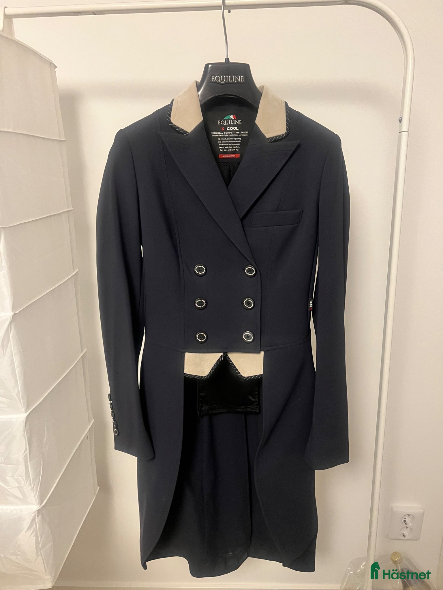 Jackor & Kavajer ryttarutrustning till salu: Frack Equiline  - Annons 8