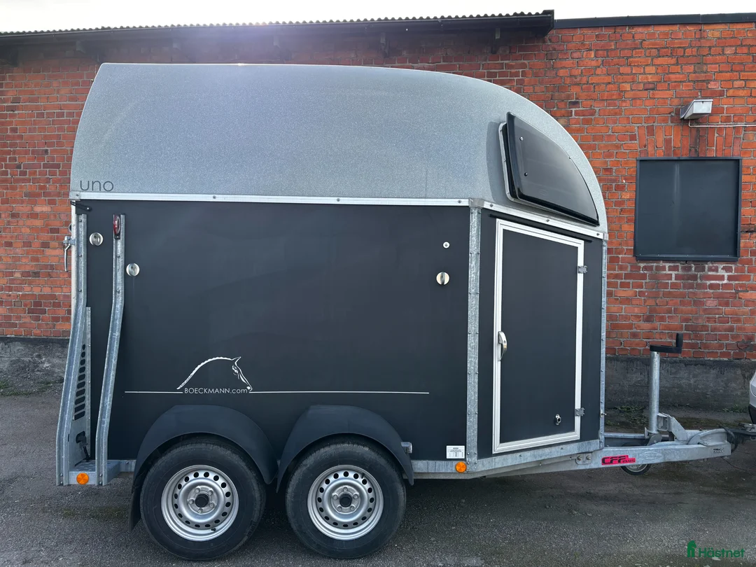 Hästtransporter  fordon & transport till salu: Hästtransport i mycket gott skick - Annons 2