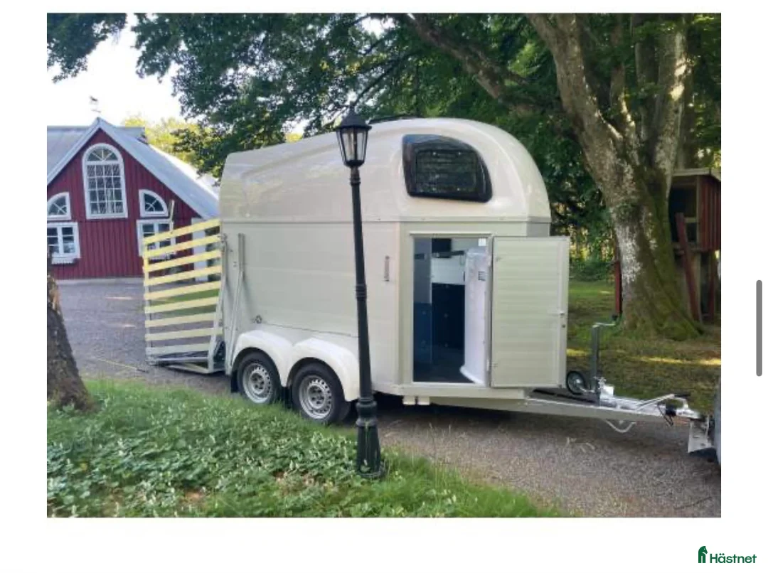 Hästtransporter  fordon & transport till salu: Jättefin transport helt i aluminium  i Bjuv - Annons 2